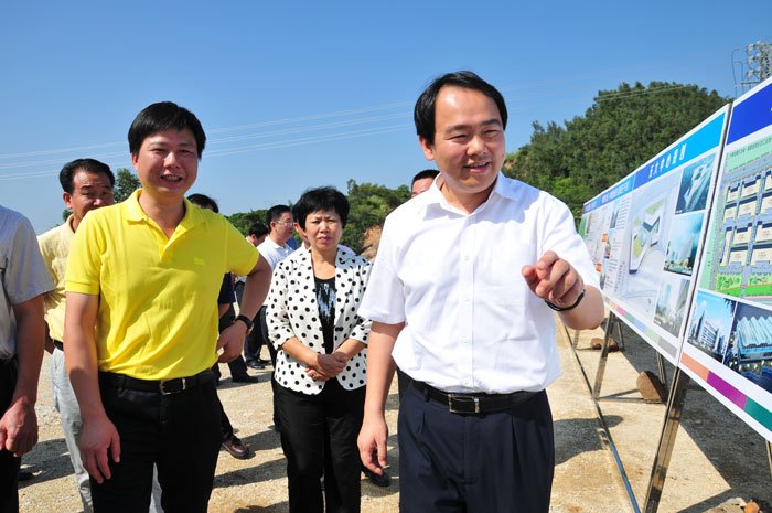 �ӿ��е½������B(t��i)�ǽ��O(sh��)�����w�ط���(j��ng)���l(f��)չ