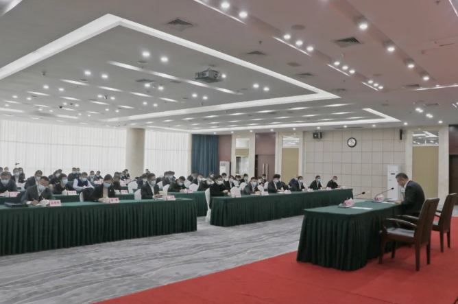 鞍勤集團、溫泉集團舉辦貫徹落實(shí)市第十三次黨代會(huì )精神宣講報告會(huì )