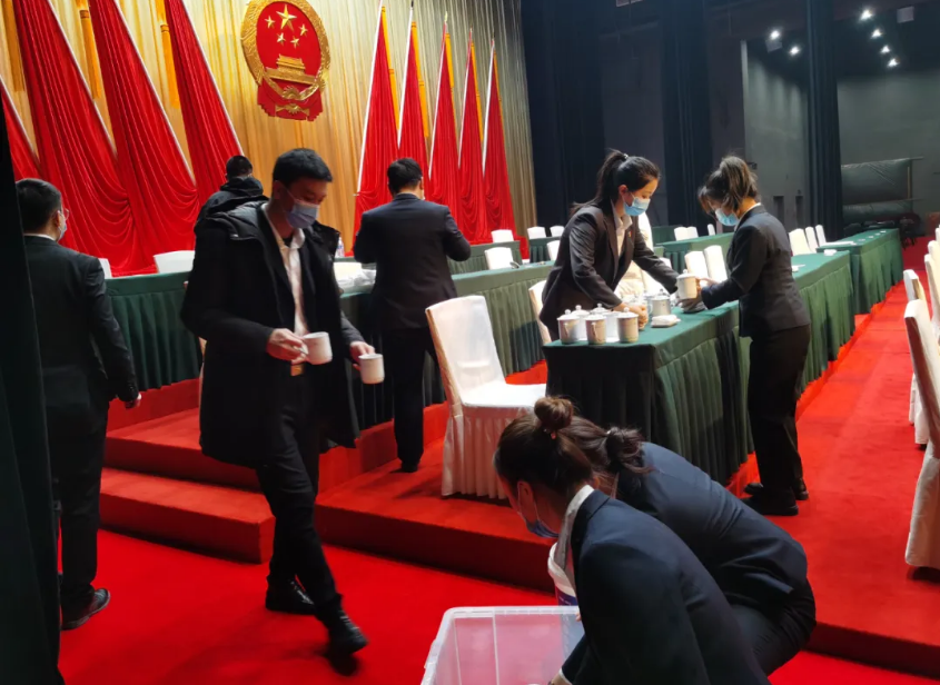 鞍勤集團成功保障市政協(xié)十五屆一次會(huì )議市人大十七屆一次會(huì )議圓滿(mǎn)召開(kāi)