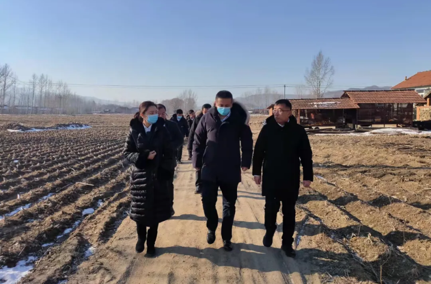 踐行國企擔當，助力鄉村振興--鞍勤集團、溫泉集團前往駐村工作隊走訪(fǎng)慰問(wèn)